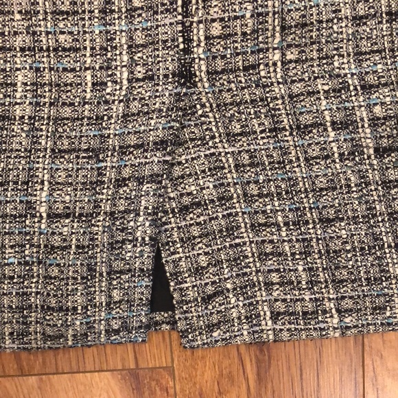 Ann Taylor gray plaid tweed mini skirt - Picture 3 of 9